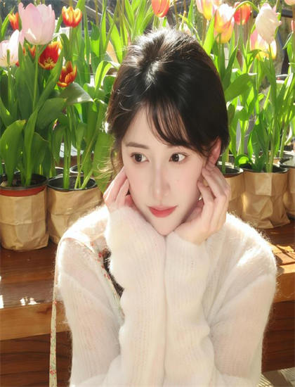 《错伏》象征隐喻解析：符号意义与深层寓意探讨