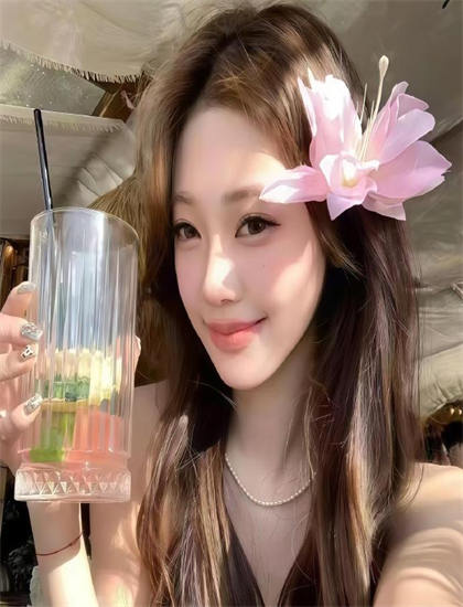 【影评人专栏】《无生死较量中字》细节的精心设计与隐藏寓意 编剧创作人叙事分析为你详细解读